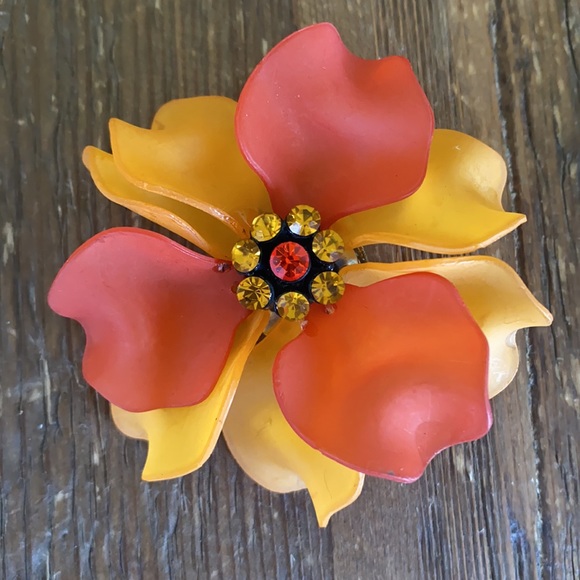 So Good Jewelry Orange Yellow Hair Clip - Picture 2 of 3